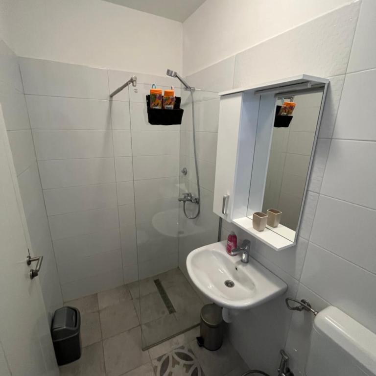 Apartmani Grand Market - Apartment with Balcony - 2