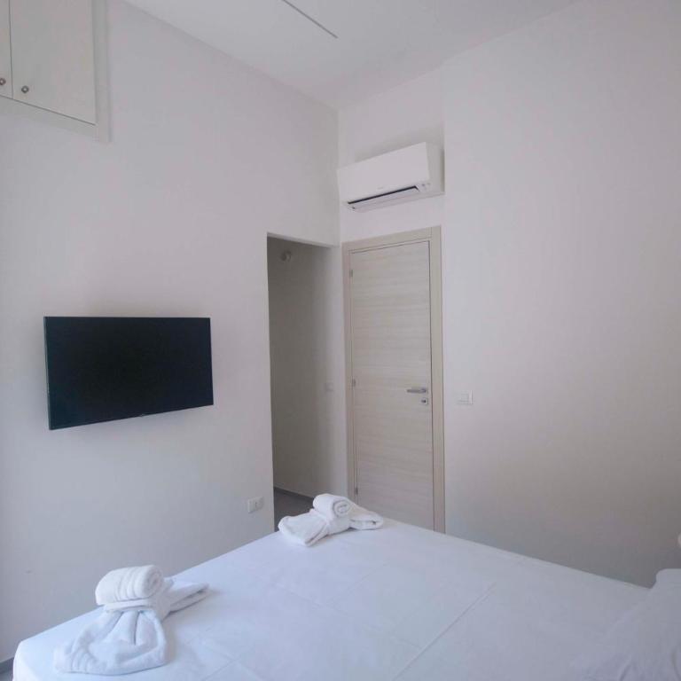 GIADA - Double Room with Balcony - 5