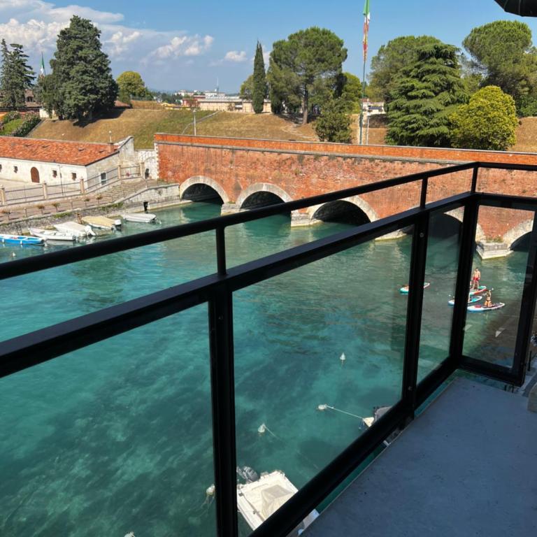 C House Rooms Lake - Camera Matrimoniale con Vista Lago - 1
