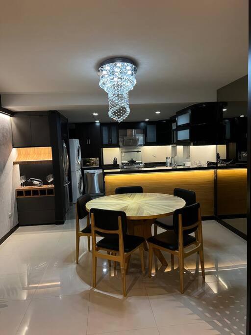 Hermoso departamento de dos habitaciones - Two-Bedroom Apartment - 13