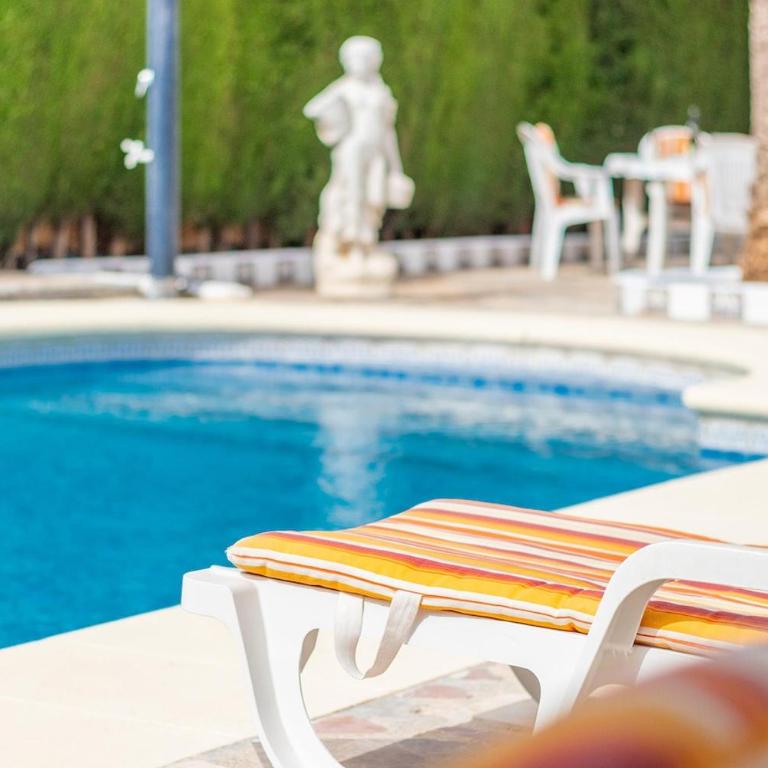 Spacious family home with Airco, private 5x10m pool, sandy beach 300m, free WiFi - Casa - 9