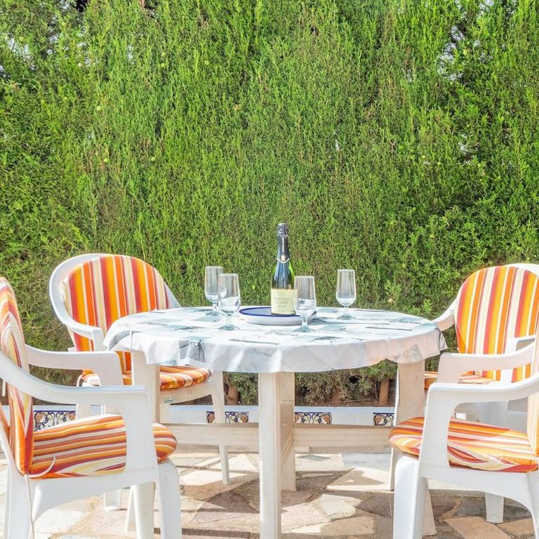Spacious family home with Airco, private 5x10m pool, sandy beach 300m, free WiFi - Casa - 15