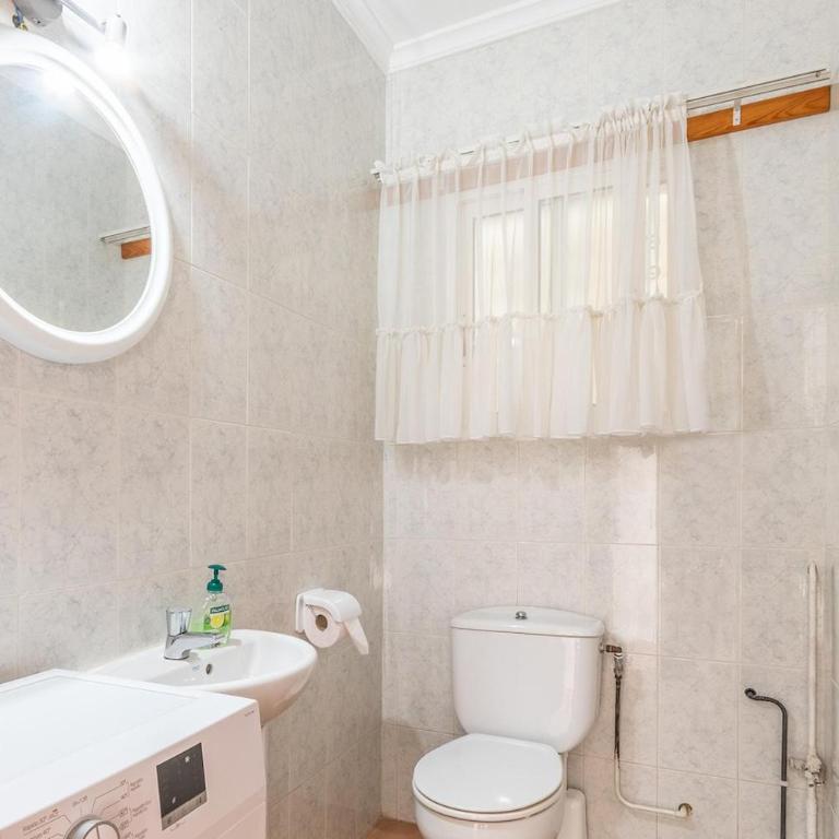 Spacious family home with Airco, private 5x10m pool, sandy beach 300m, free WiFi - Casa - 22