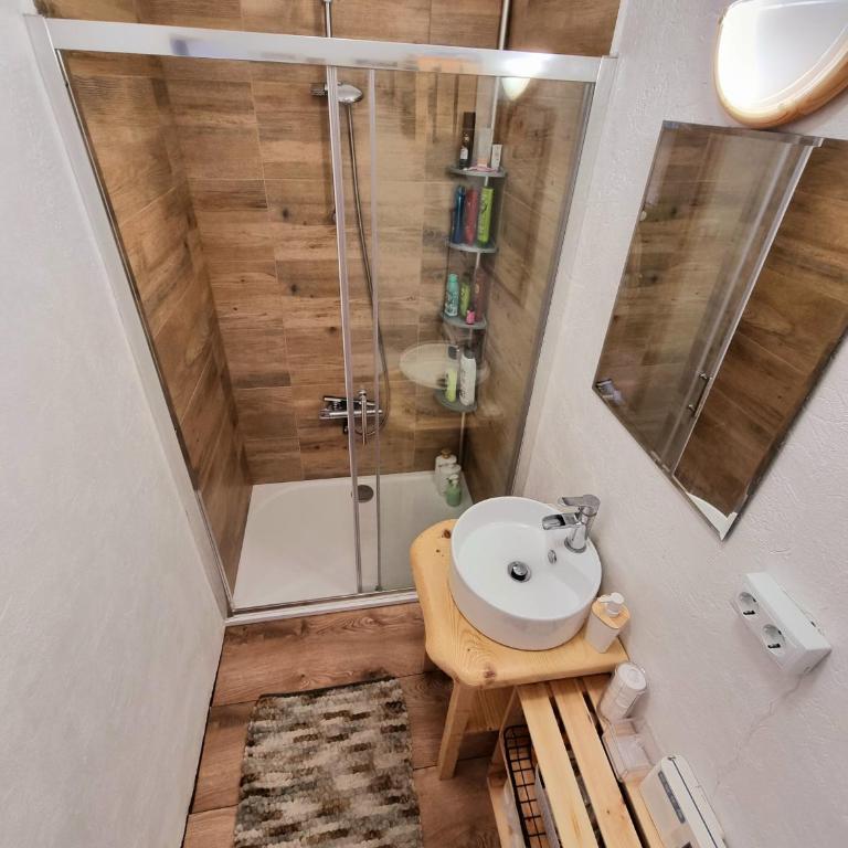 Holiday House - Casa de Monica - Four-Bedroom House - 52