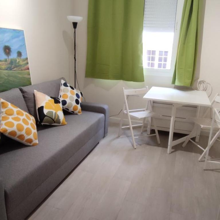Centro de Sevilla - Two-Bedroom Apartment - 14