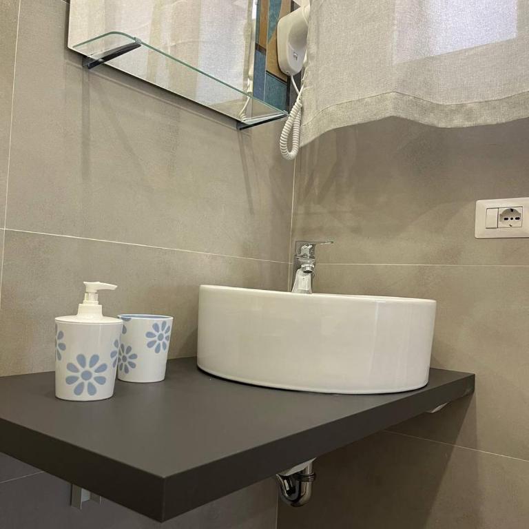 Casa Vacanze Caramagna 2 - Two-Bedroom Apartment - 17
