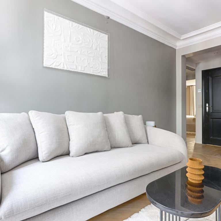 Unique Luxury Parisian flat 2BR/6P -Champs Elysées - Appartement 2 Chambres - 7