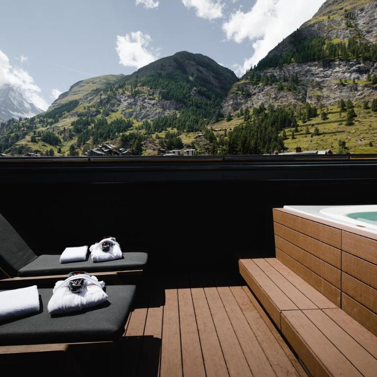Hotel ZERMAMA Zermatt - Deluxe Suite mit Whirlpool und Blick auf das Matterhorn - 7