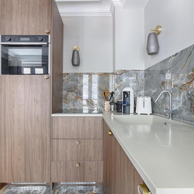 Unique Luxury Parisian flat 2BR/6P -Champs Elysées - Appartement 2 Chambres - 12