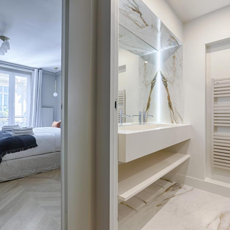 Unique Luxury Parisian flat 2BR/6P -Champs Elysées - Appartement 2 Chambres - 18