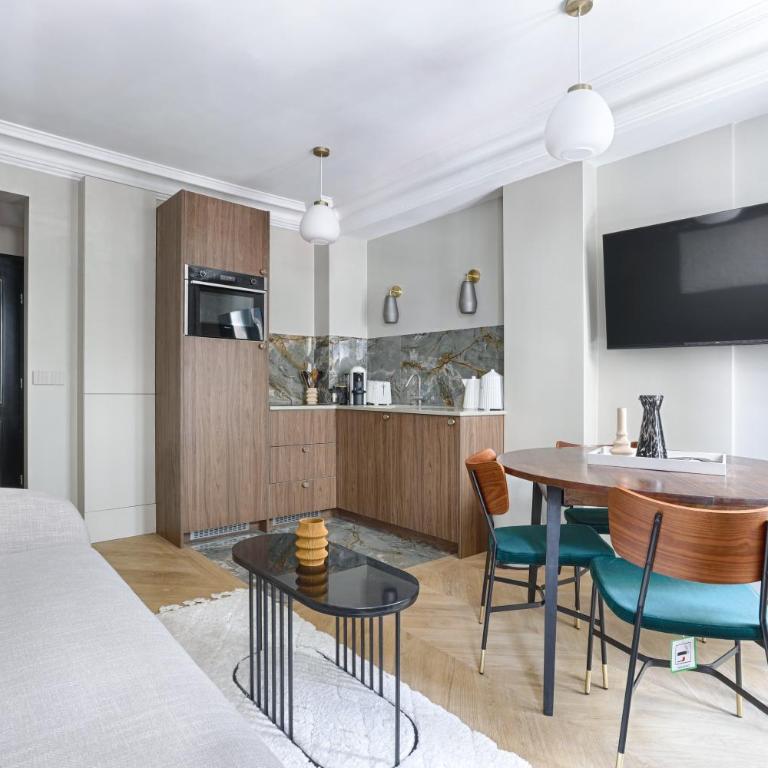 Unique Luxury Parisian flat 2BR/6P -Champs Elysées - Appartement 2 Chambres - 27