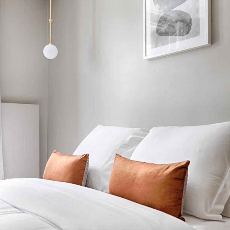 Unique Luxury Parisian flat 2BR/6P -Champs Elysées - Appartement 2 Chambres - 32