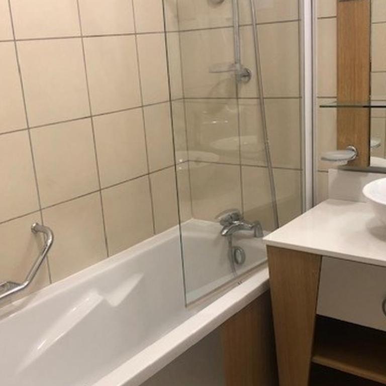 Appartement de standing avec balcon, skis aux pieds - FR-1-346-318 - Appartement - 8
