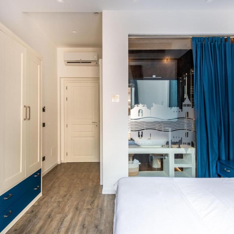 Villena Plaza by Wonderful Italy - Deluxe Double Room with Balcony - 7