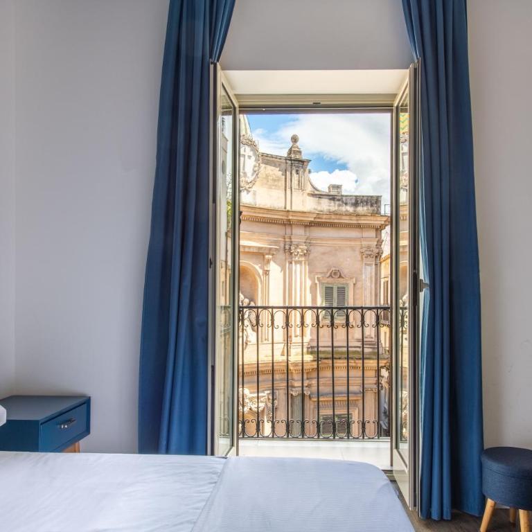 Villena Plaza by Wonderful Italy - Deluxe Double Room with Balcony - 2