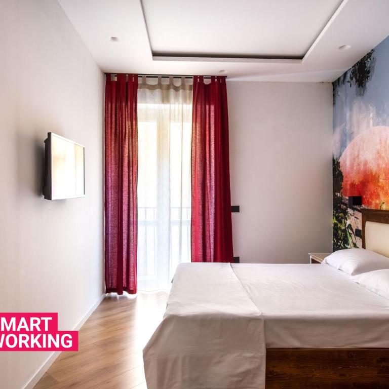 Villena Plaza by Wonderful Italy - Queen Room with Balcony - 1