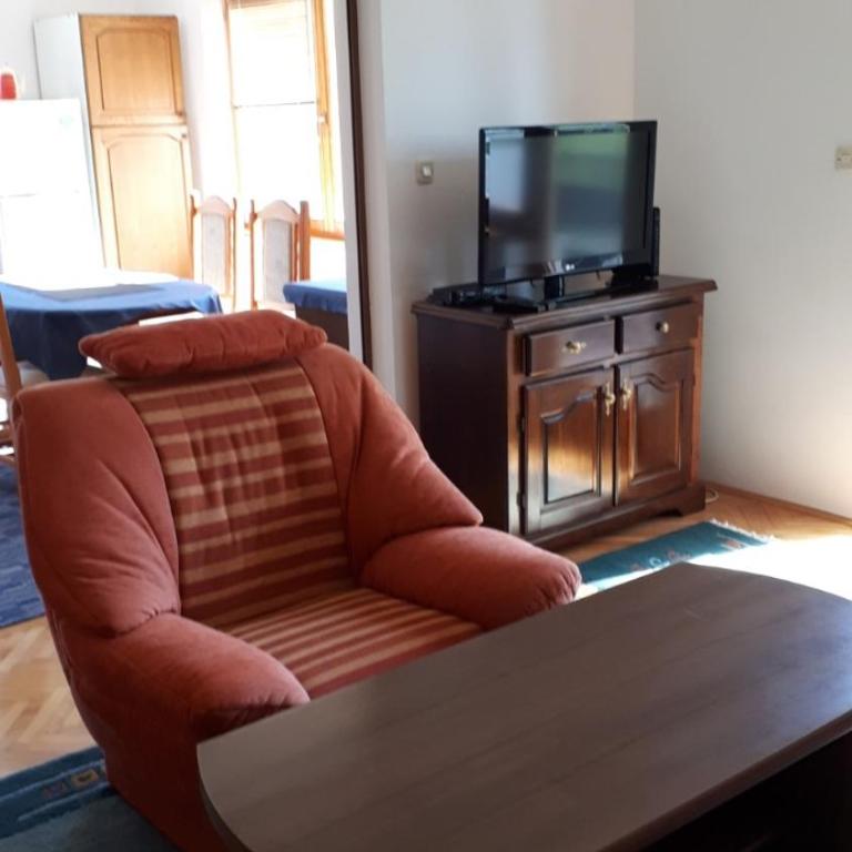 Villa "Bosnia" - Dvokrevetna Soba sa Bračnim Krevetom - 5