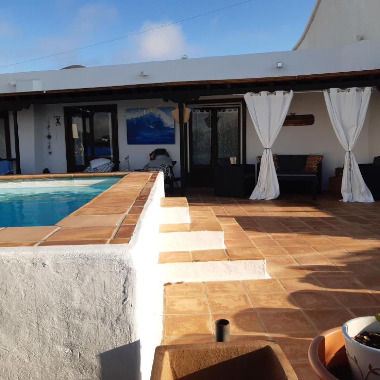 Lanzarote Ysabela Only Adults - Habitación con cama grande y vistas al jardín - 4