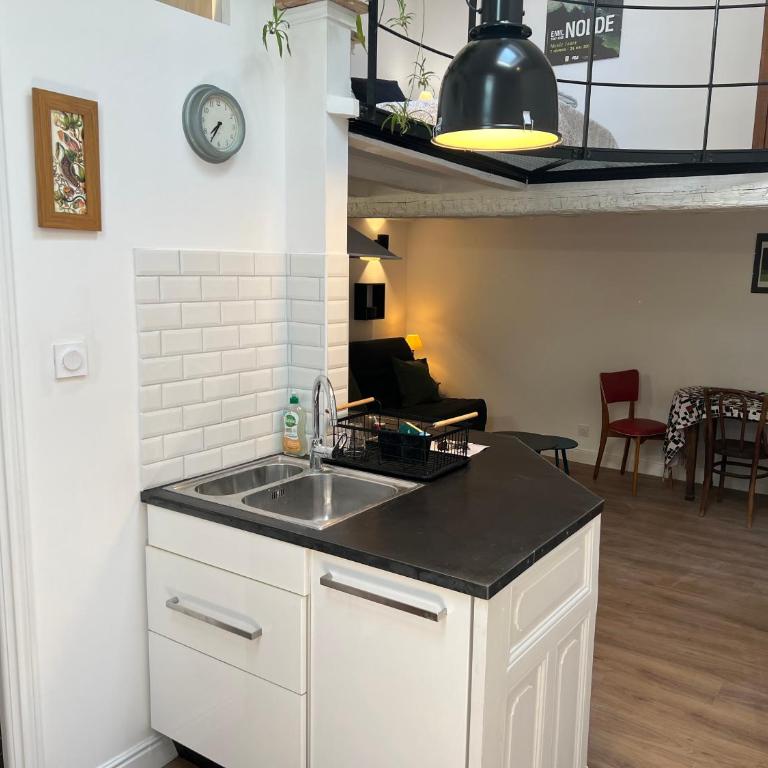 Charmant studio au cœur de l’écusson - Apartment mit 1 Schlafzimmer - 18