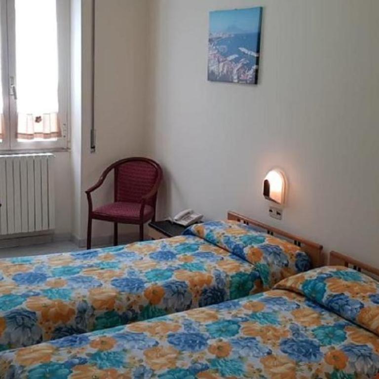 Hotel Desìo - Camera Doppia con Letti Singoli con Bagno Privato - 2