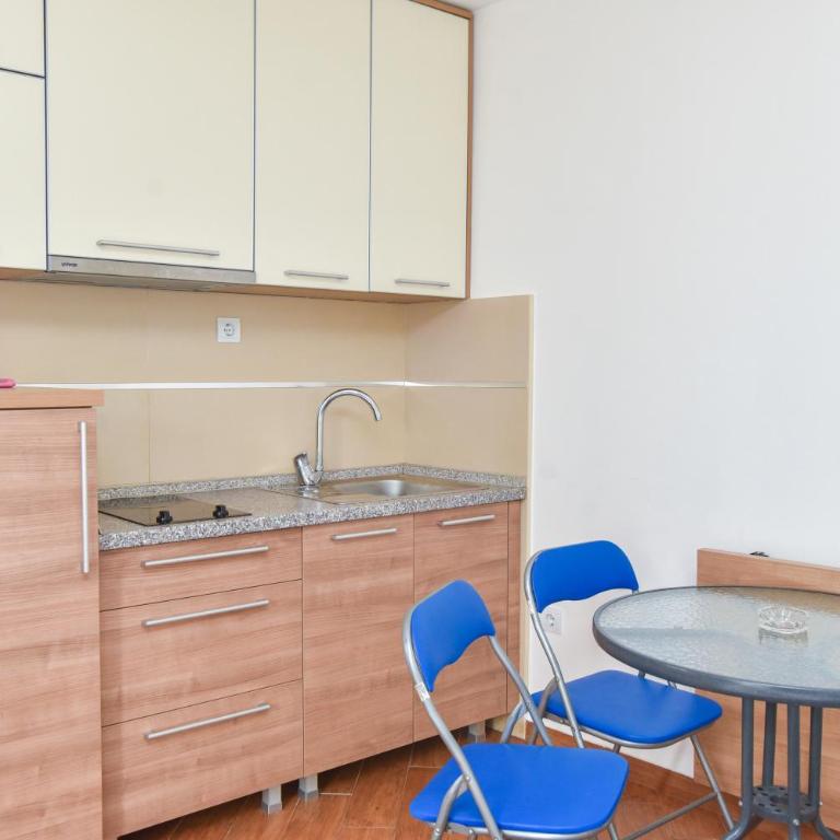 Apartment Lucky - Studio Apartman s Balkonom - 8