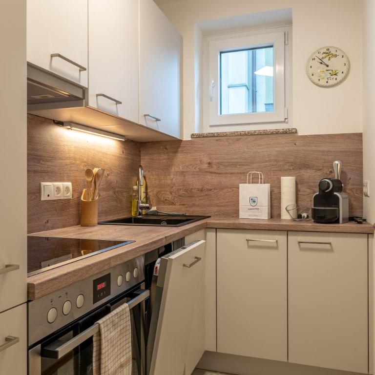 Deluxe Studio Kaprun by All in One Apartments - Studio mit Balkon - 10