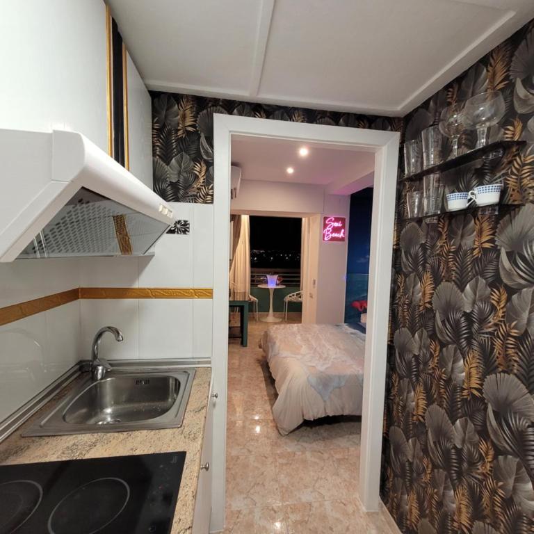 Sexi-Beach - One-Bedroom Apartment - 10