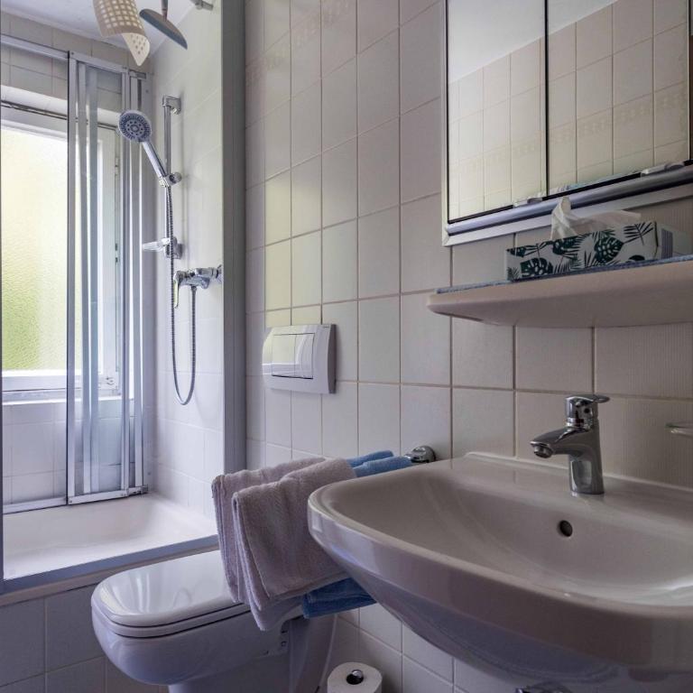 Gästehaus Christa Mauerer - Doppelzimmer mit Bergblick - 11