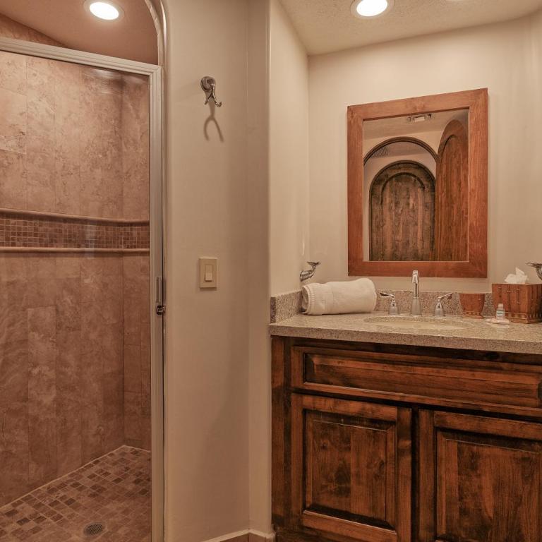 Bella Sirena 601-B -Stylish Condo in Oceanfront Resort - Two-Bedroom Apartment - 18