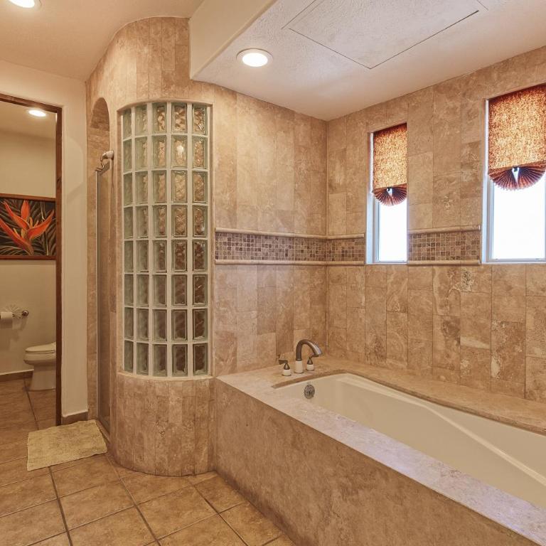 Bella Sirena 601-B -Stylish Condo in Oceanfront Resort - Two-Bedroom Apartment - 14