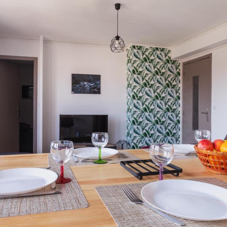 Les rives de l Allier F3 avec parking gratuit - Appartement 2 Chambres - 13