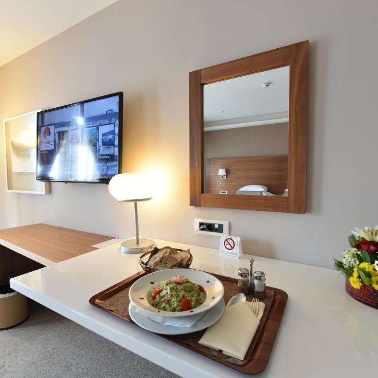 Hotel Aurel - Double or Twin Room with Spa Access - 3