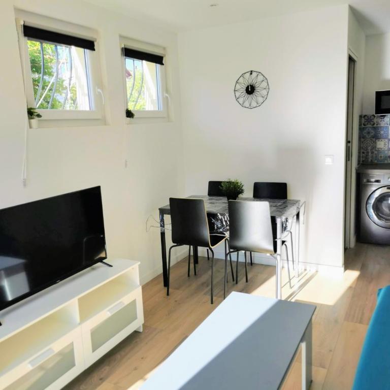 Appartement climatisé Golfe-Juan plage - Studio with Terrace - 4