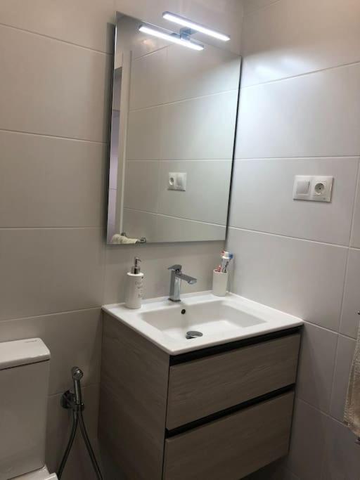 Encantador apartamento residencial con piscina - Two-Bedroom Apartment - 36