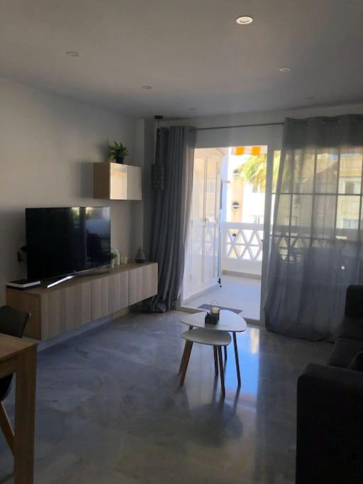 Encantador apartamento residencial con piscina - Two-Bedroom Apartment - 21