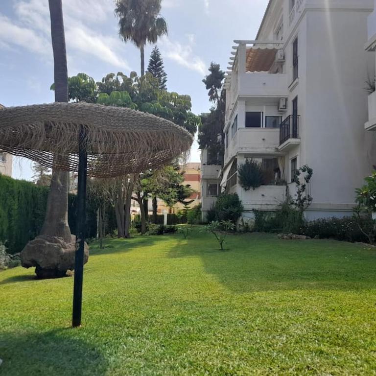 Encantador apartamento residencial con piscina - Two-Bedroom Apartment - 19