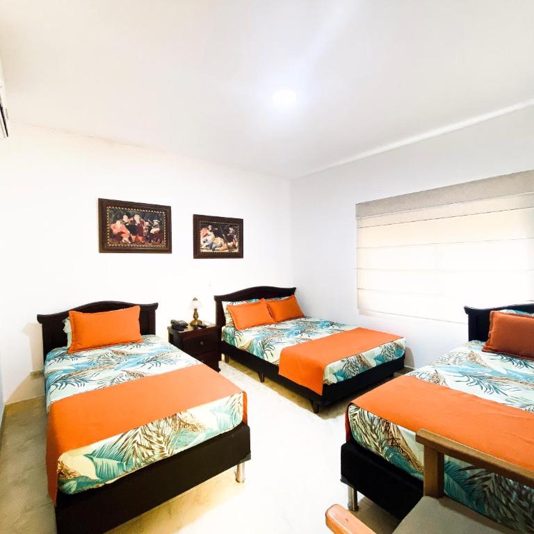 Hotel Palma 70 - Quadruple Room - 1