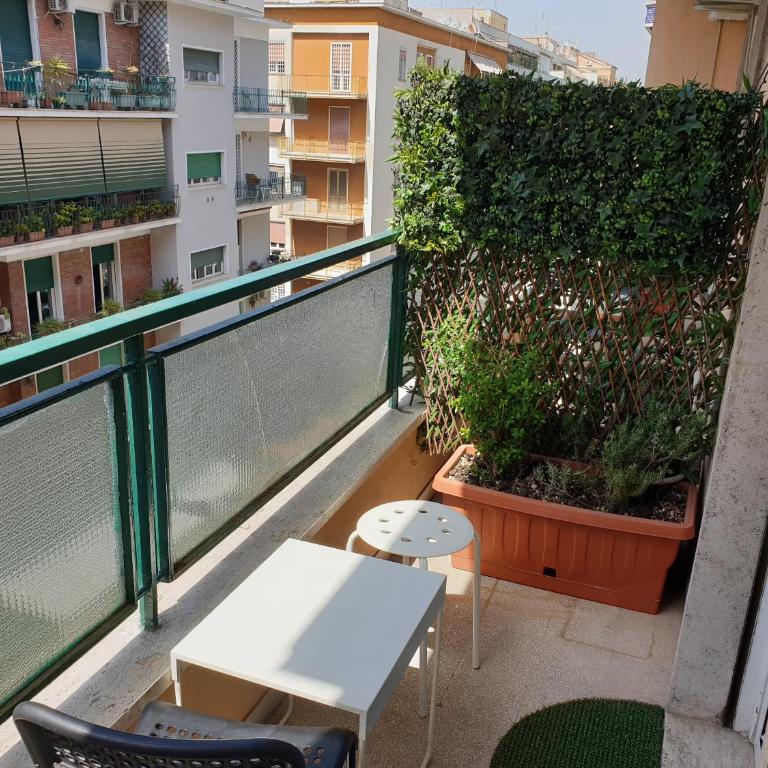 Holiday Max - Camera Tripla con Bagno in Comune - 2