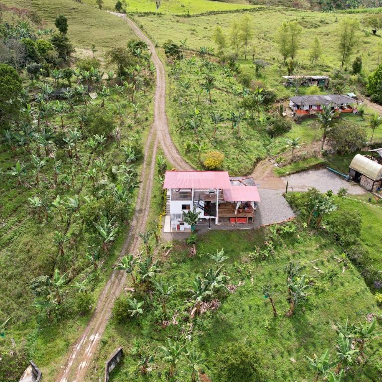 Casa La Martina disponible en Jardín Antioquia - Three-Bedroom House - 26