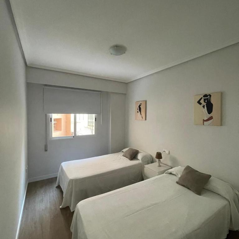 Jardines del Turia - Three-Bedroom Apartment - 11
