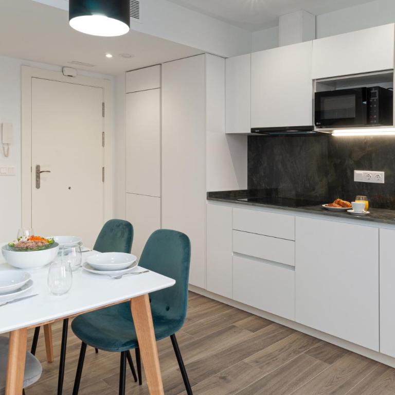 Myflats Luxury Old Town - One-Bedroom Apartment - 12