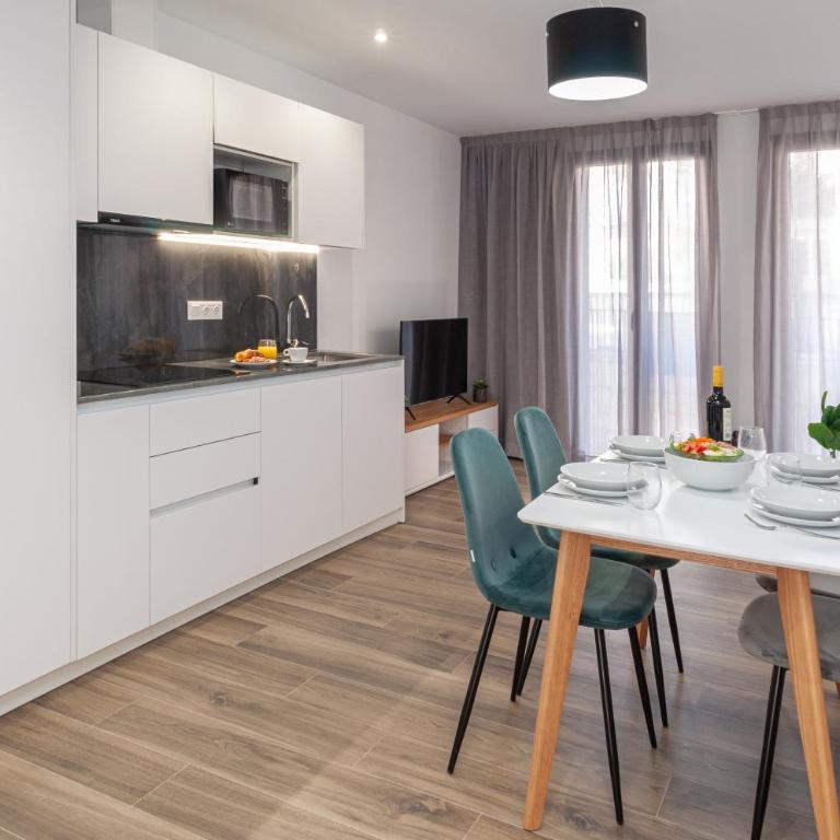 Myflats Luxury Old Town - One-Bedroom Apartment - 14