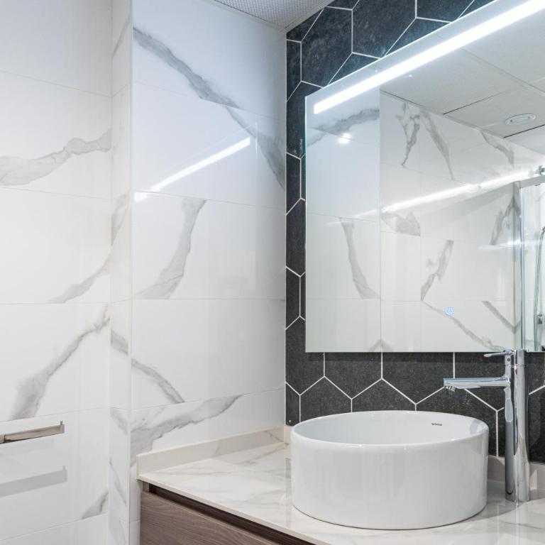 Myflats Luxury Old Town - One-Bedroom Apartment - 13