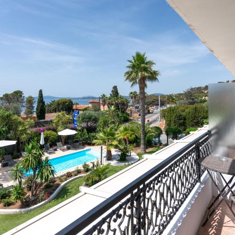 HOTEL LA QUIETUDE - Double Room with Balcony, Pool View and Sea View - 1