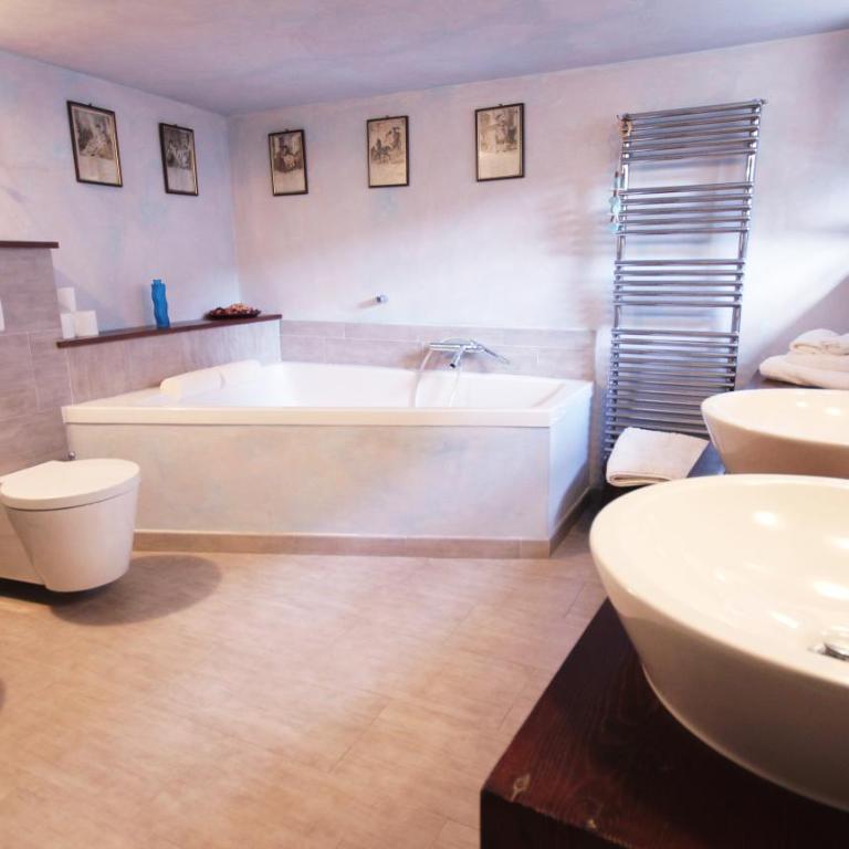 Due Papi - Camera Luxury con Bagno Privato - 3