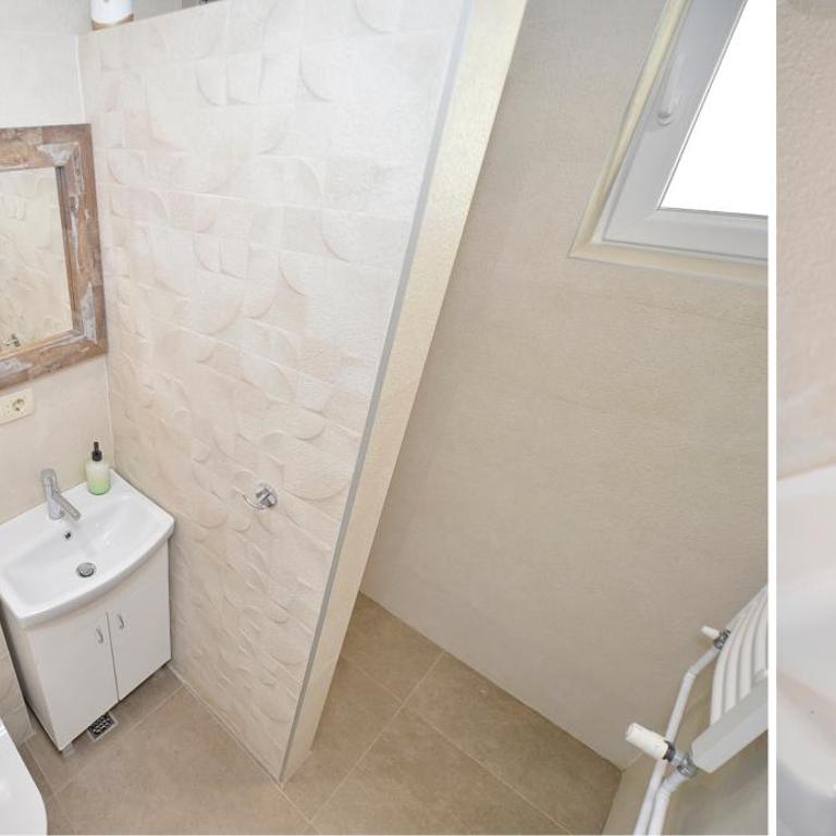 Seafront Apartments House 44 Private Balcony Old Town View - Three-Bedroom Apartment with Sea View - 24