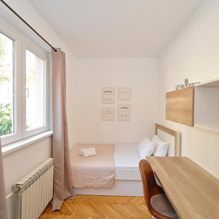 Seafront Apartments House 44 Private Balcony Old Town View - Three-Bedroom Apartment with Sea View - 51