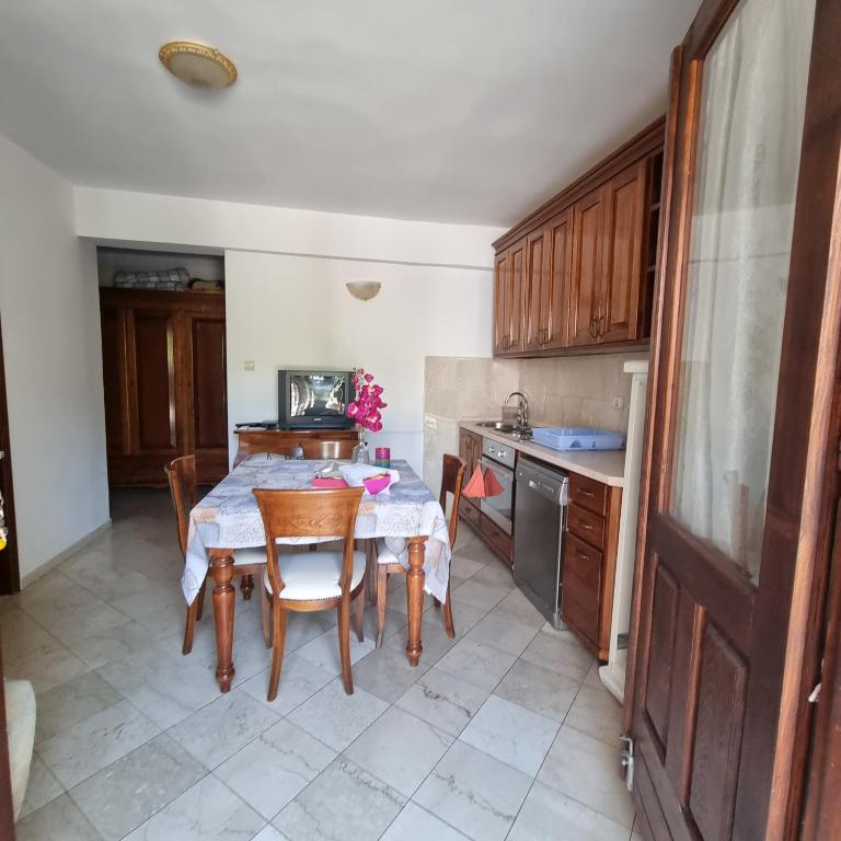 Apartment Jovan2,on the beach with free Wi-Fi - Two-Bedroom Apartment - 21