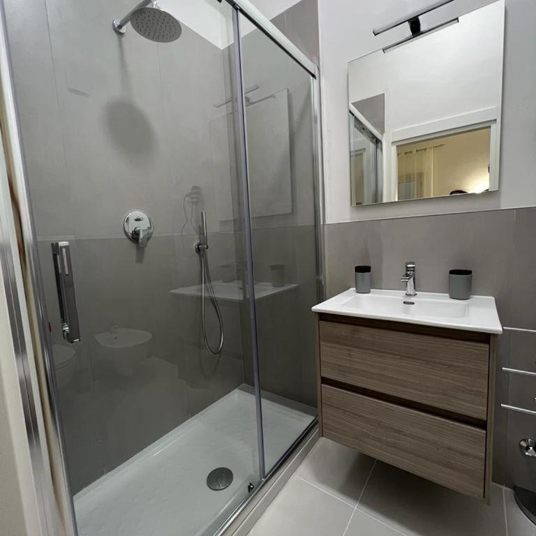 Pirro’s rooms - Camera Matrimoniale con Bagno Privato - 7