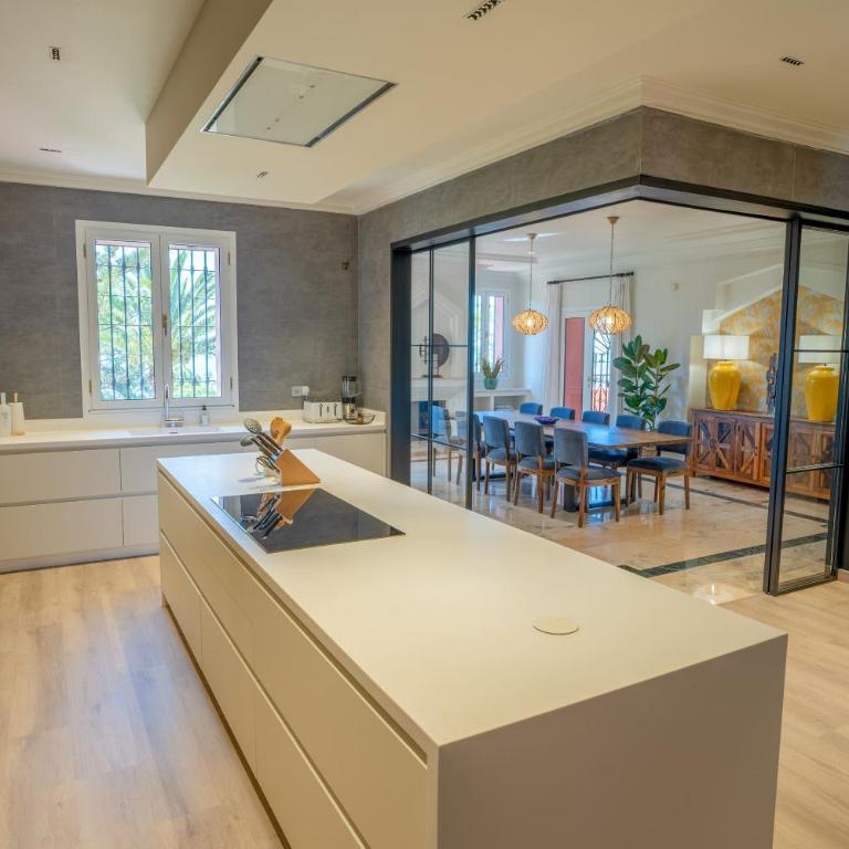 Villa de Lujo para familias y empresas - Villa - 19